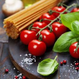 <p><span>Lunch Napkins - Pasta & Tomatoes 6.5